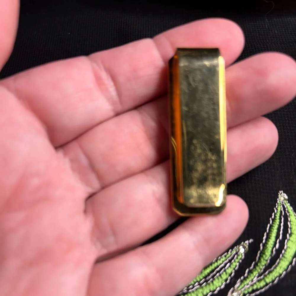 VTG Gold Tone Metal Money Clip, classic style. Unbranded